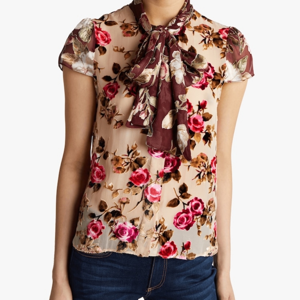 Alice and OliviaJeannie Bow Collar Blouse
